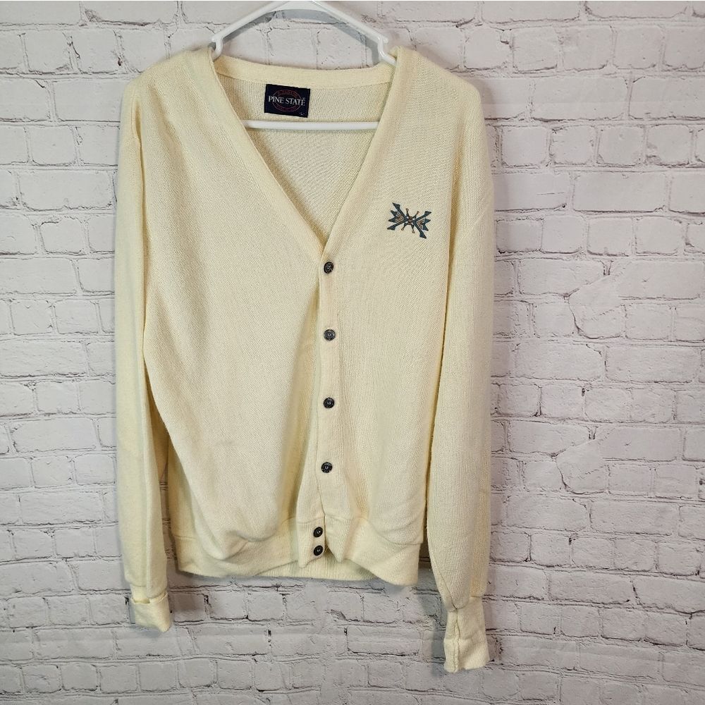 Men's Vintage Pine State button-down sweater, size Large